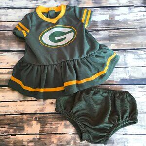 NWOT TEAM APPAREL ( 0-3 MO. ) Green Bay Packer 2 Pc Baby Set